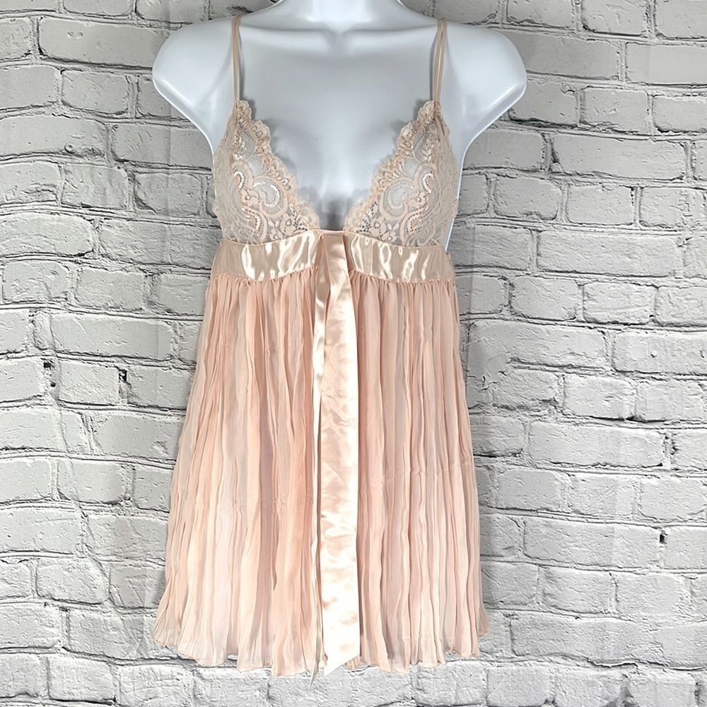Victoria’s Secret chemise lace pink size small
